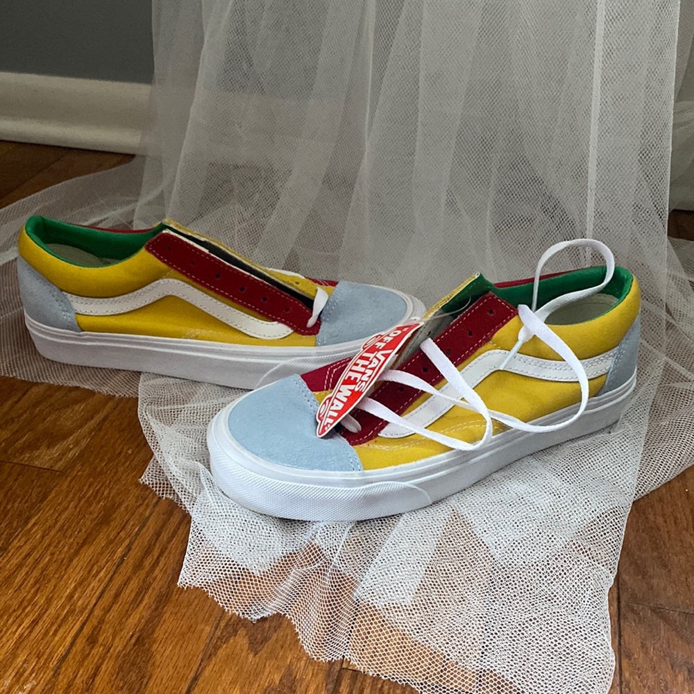 New with tags, multi color block women’s Vans 7 1/2